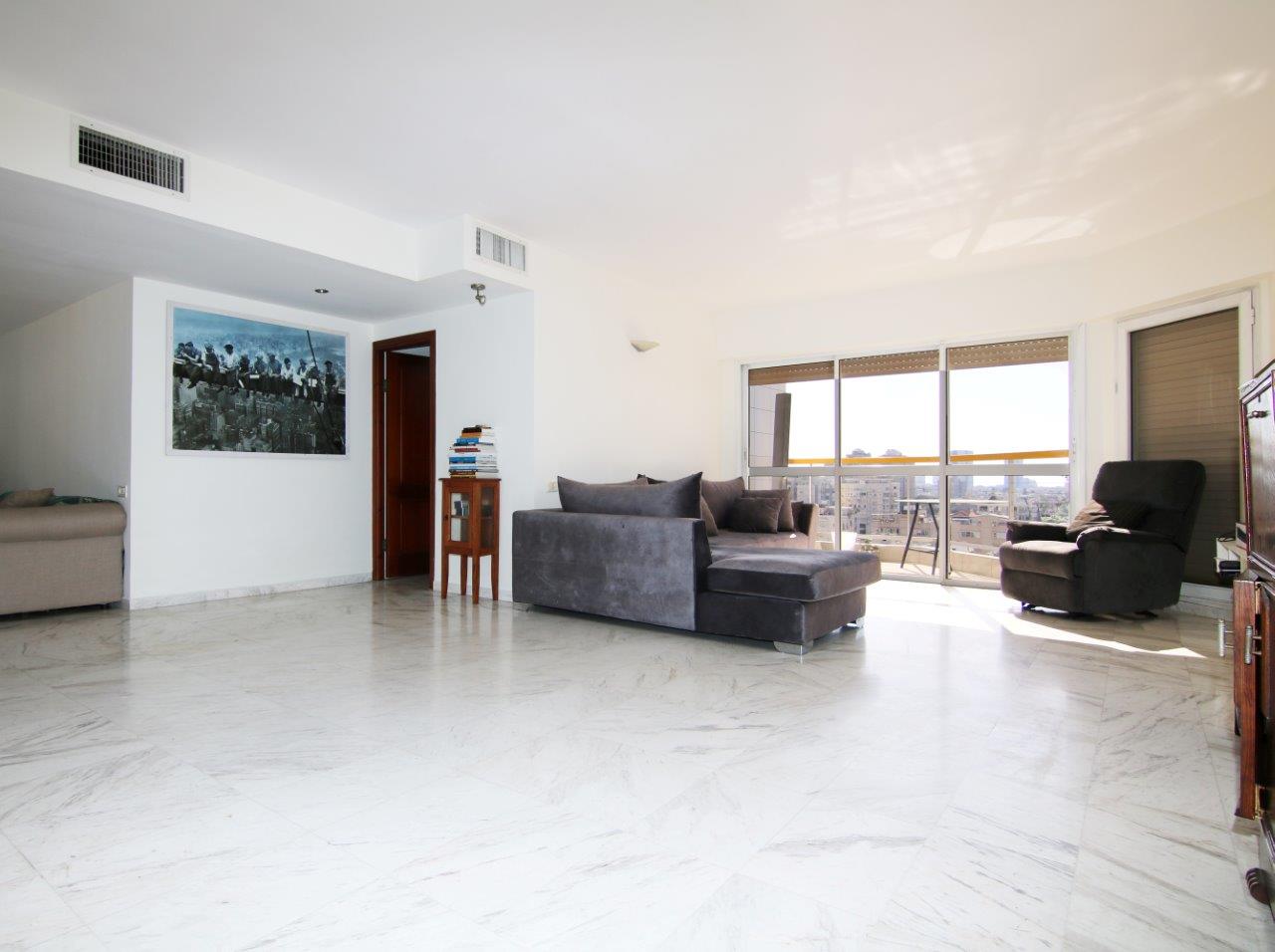 Large Apartment in Bavli
